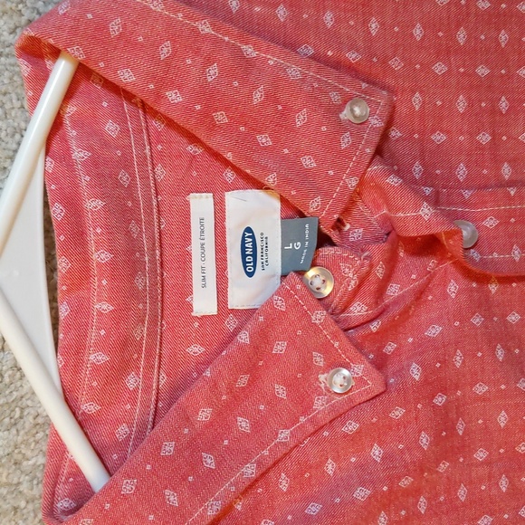 Old Navy Men's Long Sleeve Button Up Graphic Print Shirt - Picture 2 of 4